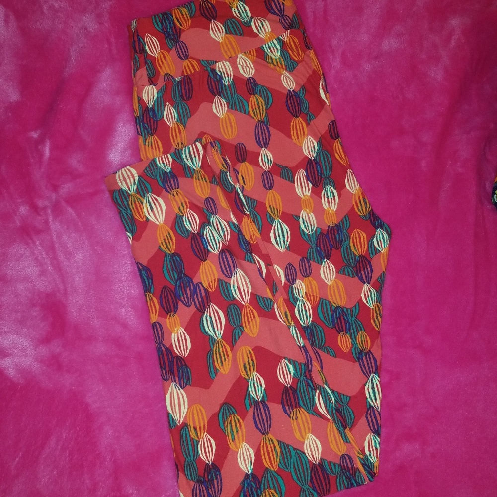 Lularoe TC Tall and Curvy Leggings